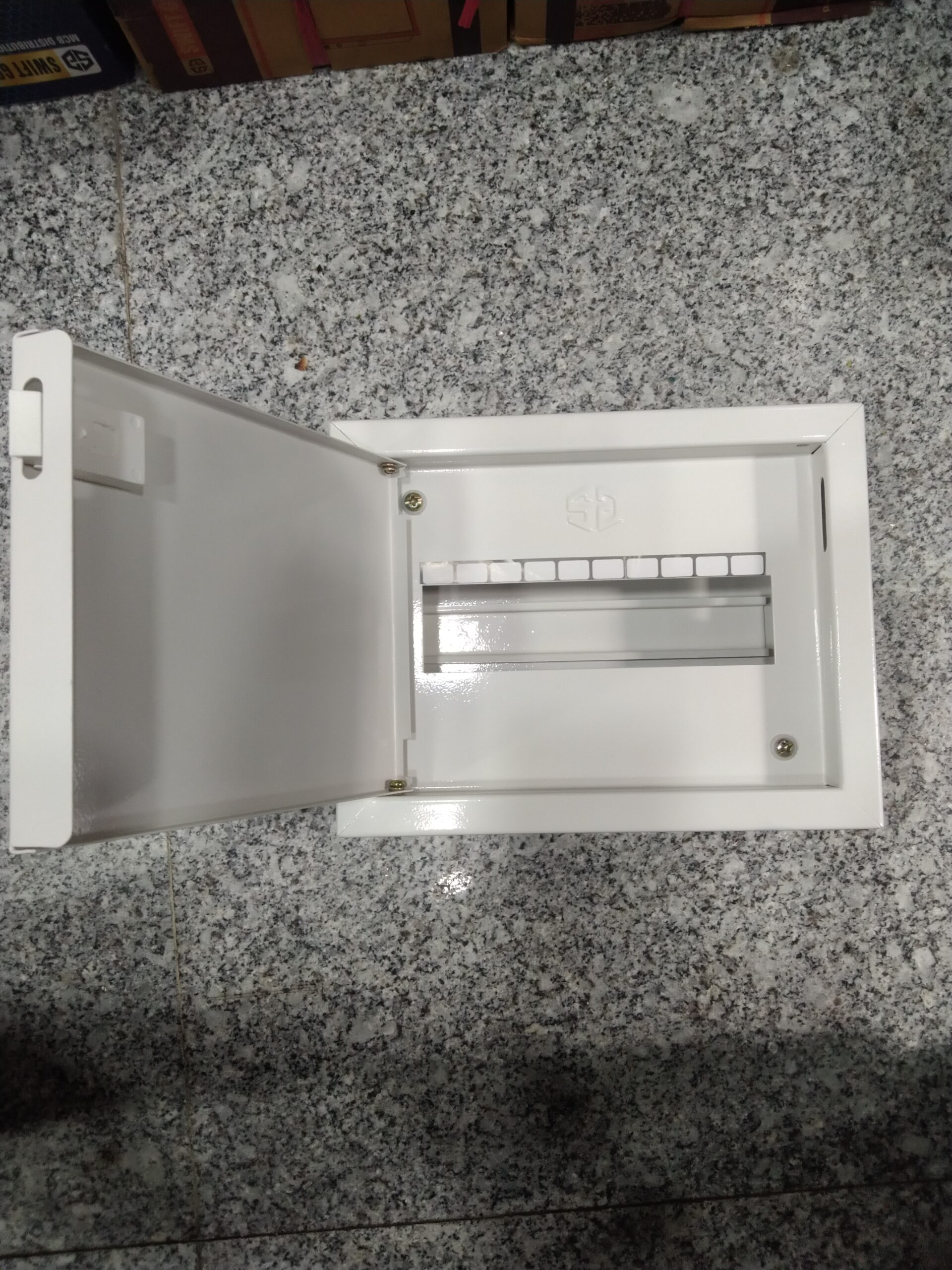 10 Way MCB Box Mild Steel - Image 4