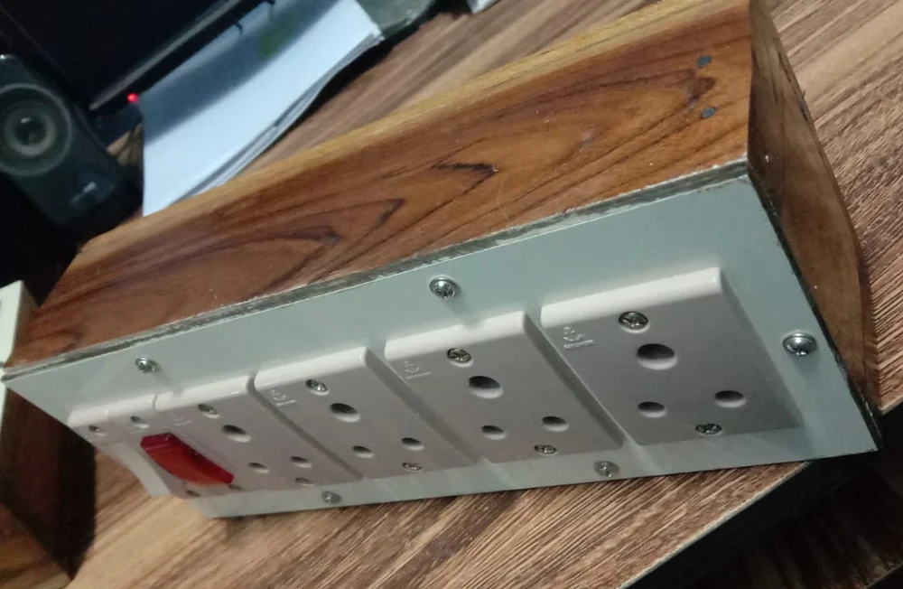 Wooden Extension Board with 1 Switch & 4 Sockets | Heavy Duty Power Board